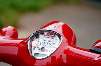 Xe Cub Hello Kitty Nhật Bản: Khi biểu tượng “kawaii” gặp huyền thoại Honda Cub