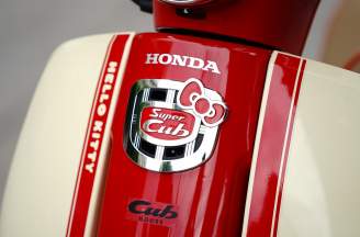 Honda Cub Hello Kitty Japan: Biểu tượng “dễ thương” mang giá trị sưu tầm đỉnh cao