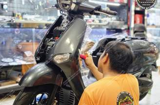 Bí quyết làm mới xế cưng bằng dịch vụ Bí quyết làm mới xế cưng bằng dịch vụ dán keo xe và tem trùm xe máy tại Phường Thạnh Lộc - Quận 12 – Một địa chỉ bảo hành lâu dài cho xe luôn mới bảo hành lâu dài cho xe luôn mới