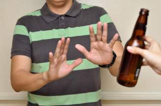 Bệnh trĩ uống rượu bia có được không