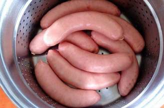 Làm xúc xích heo như thế nào để ngon và hấp dẫn?